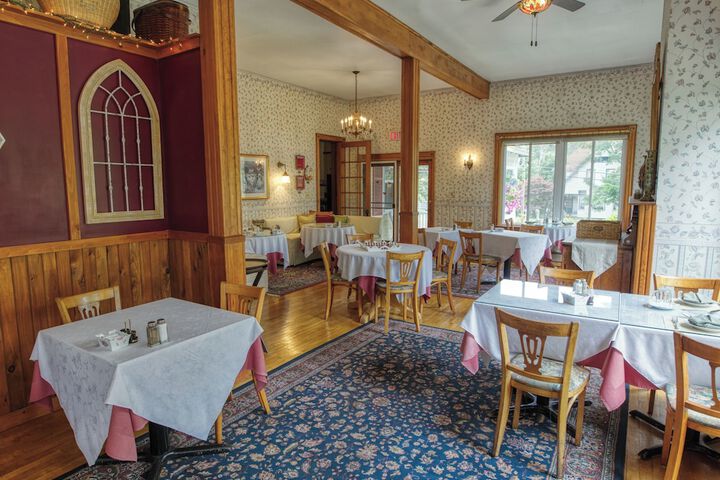 Rockwell Falls Inn and Wine Bar