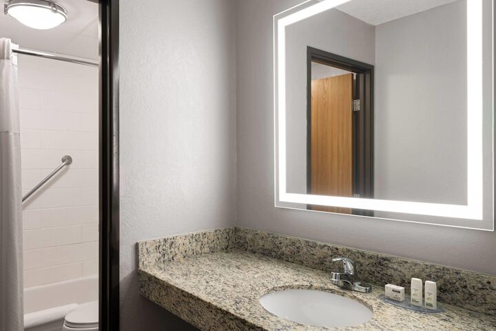 AmericInn by Wyndham Alexandria