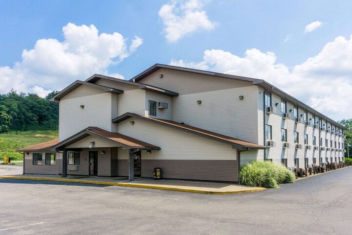 Super 8 by Wyndham Zanesville