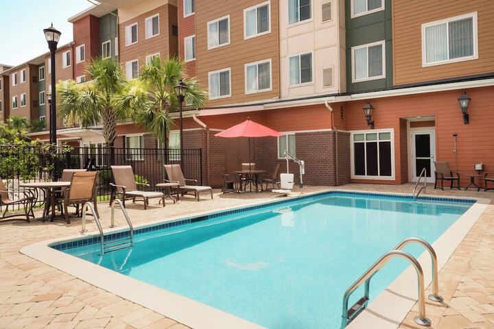 Pool 4 of 28