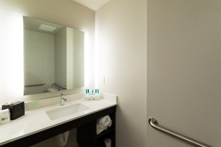 Room 35 of 49