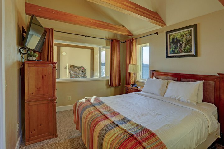 Room 80 of 183