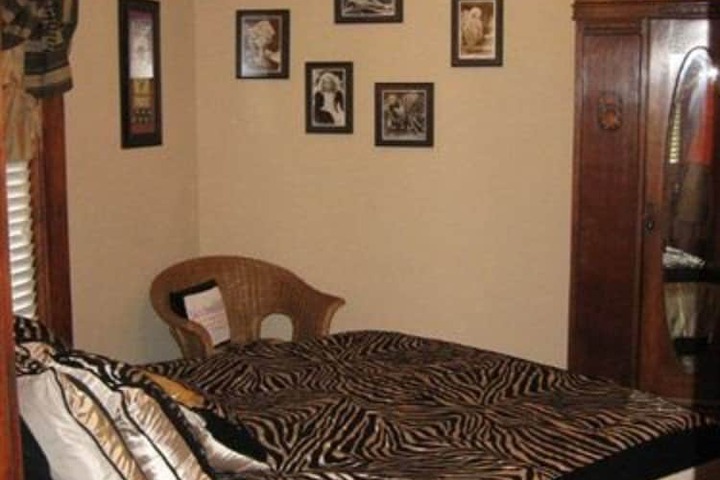 Room 21 of 35