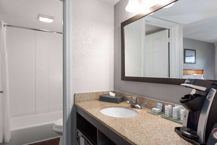 Room 20 of 42