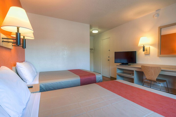 Room 17 of 25