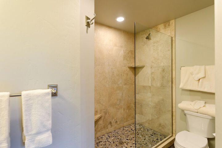 The Crestwood Condominiums
