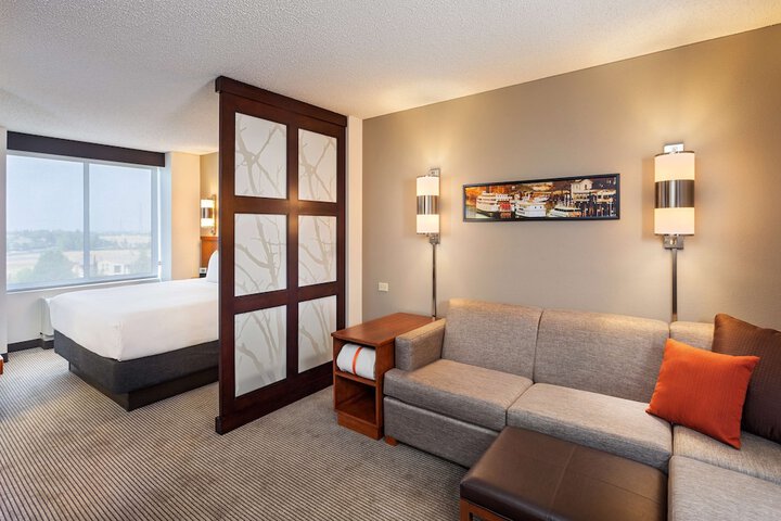 Room 6 of 25