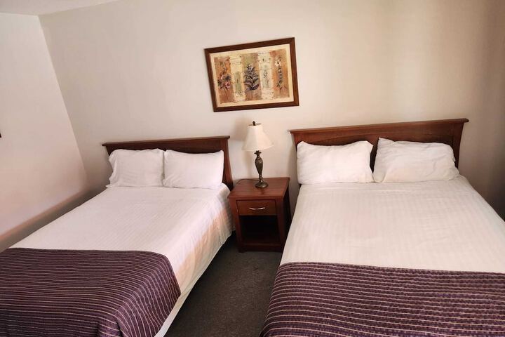 Room 6 of 16