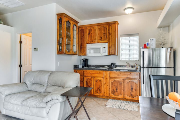 4 Mi to San Tan Mtn Trails: Arizona Studio!
