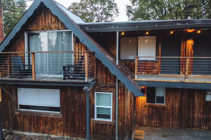 Basecamp Lodge