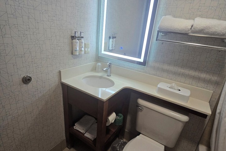 Best Western Roslyn-Long Island Hotel