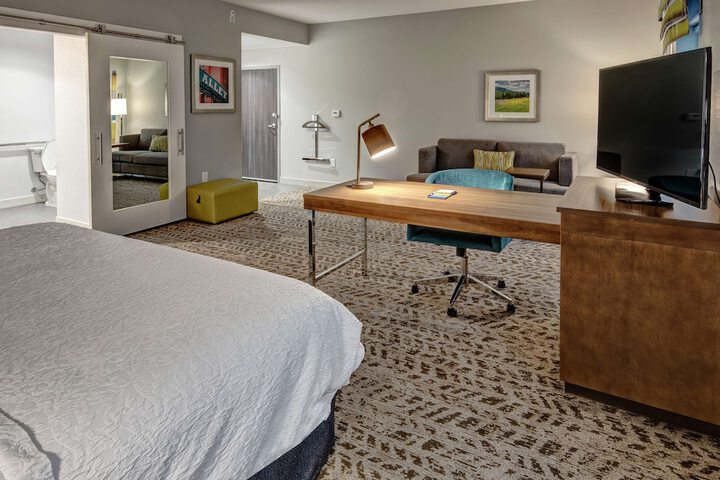 Hampton Inn & Suites Nashville / Goodlettsville