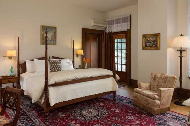 Room 44 of 134