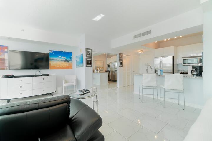 Casa Costa 308s Studio Pools, Jacuzzi, Beach, Shops & Dog Friendly