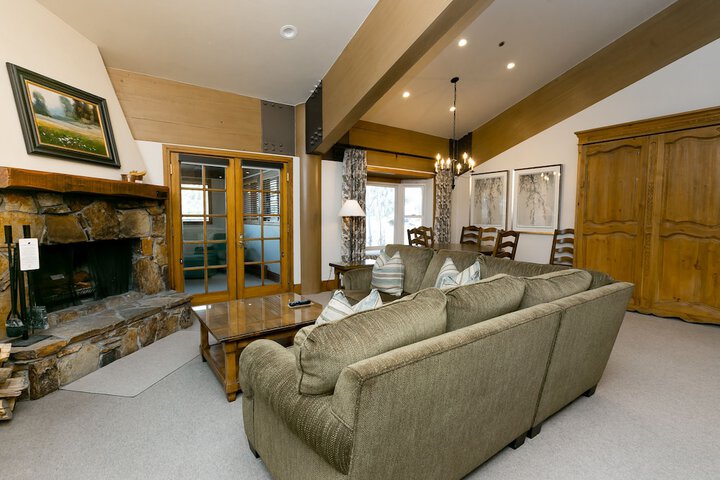 Stein Eriksen Lodge
