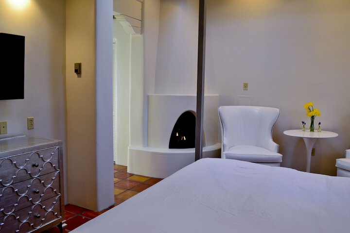 Room 13 of 23