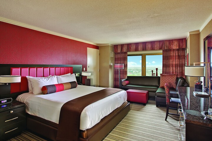 Room 33 of 66