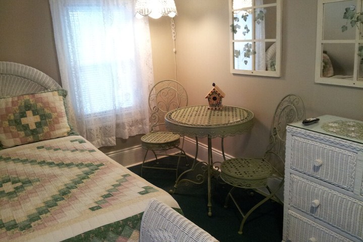 Island Guest House B & B