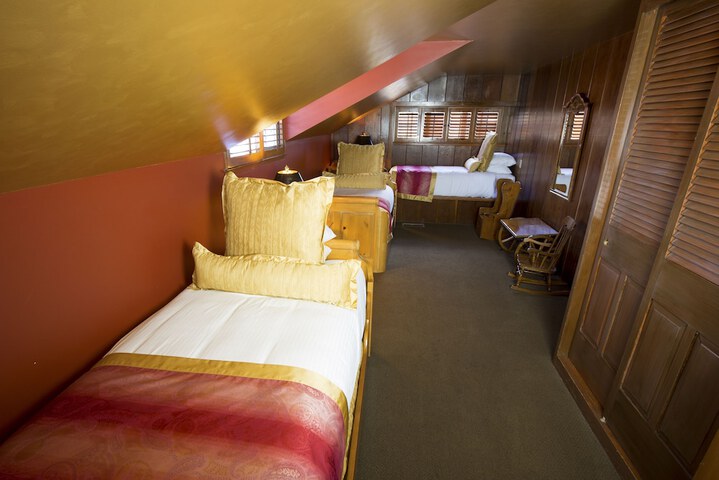 Room 278 of 461