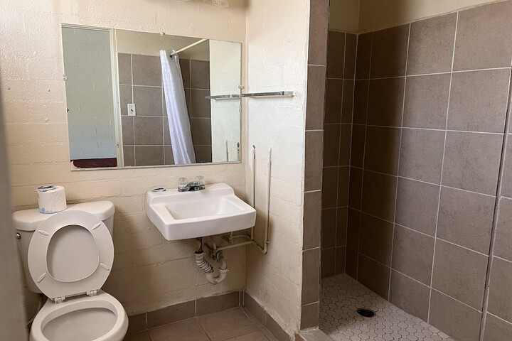 Room 16 of 16