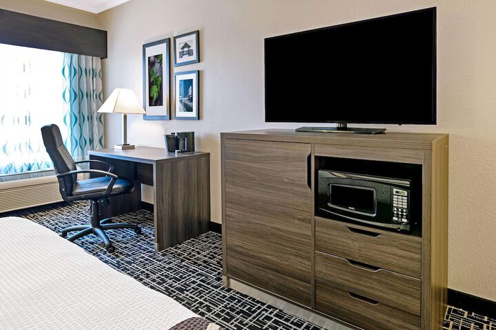 La Quinta Inn & Suites by Wyndham Garland Harbor Point