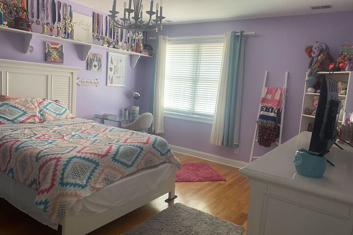 Room 48 of 77