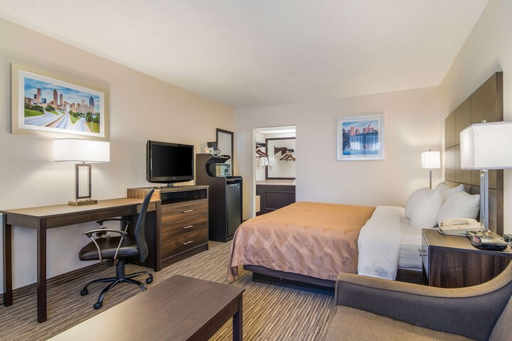 Room 16 of 32