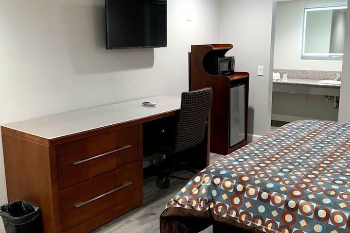 Room 26 of 69