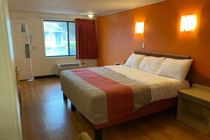 Room 22 of 28