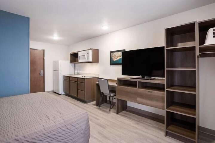Woodspring Suites East Lansing - University Area