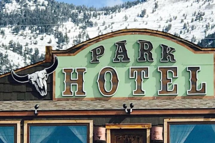 Hotel 8 of 198