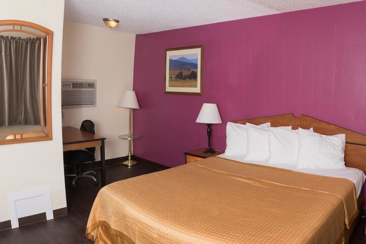 Room 20 of 33