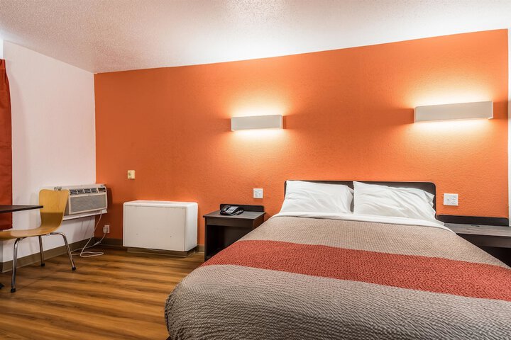 Room 18 of 35