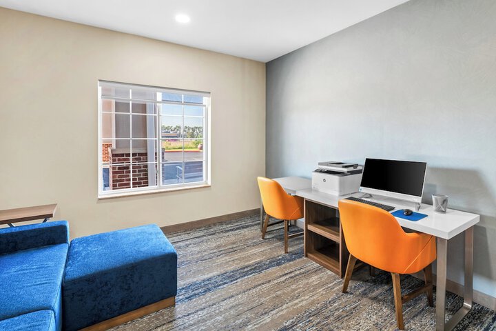 Holiday Inn Express Hotel & Suites Council Bluffs - Convention Center by IHG