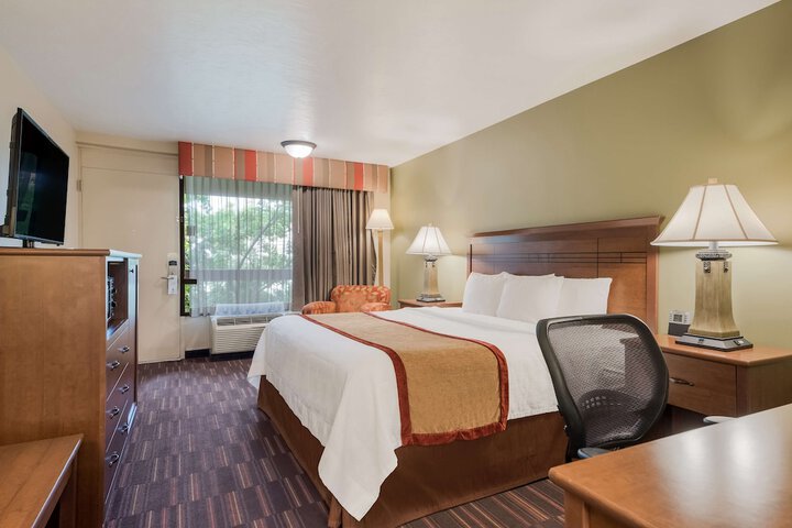 Room 7 of 34