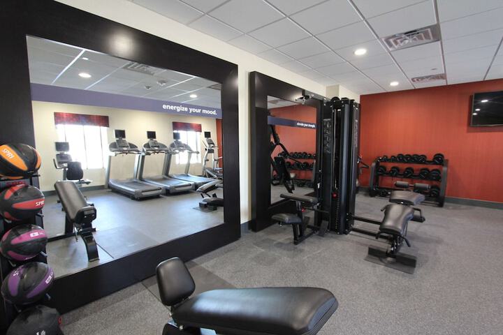 Hampton Inn & Suites Dallas Market Center