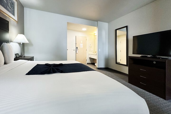BayVue Hotel Resort and Suites