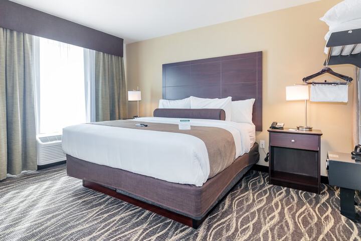 Cobblestone Hotel and Suites Janesville