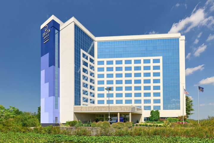 Hotel Exterior 46 of 48