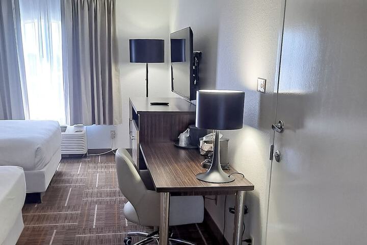 Room 12 of 19