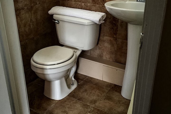 Room 12 of 16