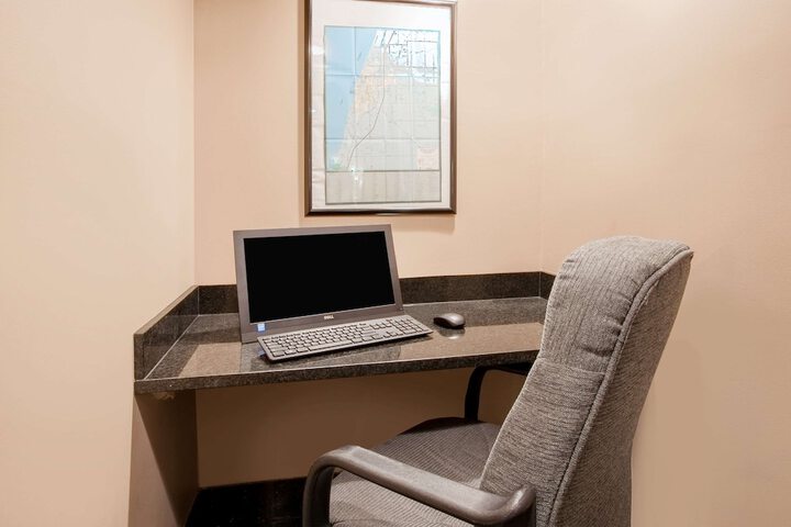 Business Center 18 of 18