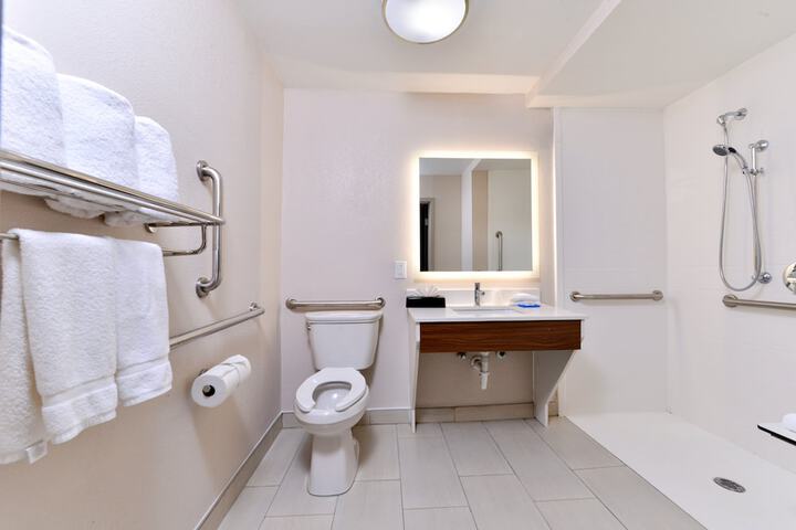Room 15 of 41