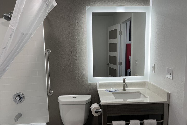 Room 13 of 25