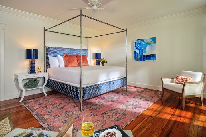 Room 13 of 32