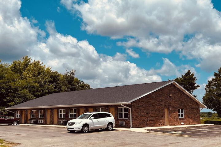 Country Inn Motel