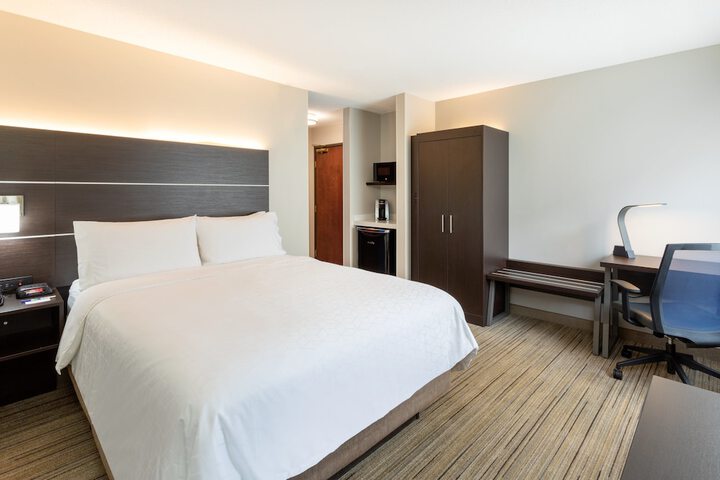 Room 22 of 40