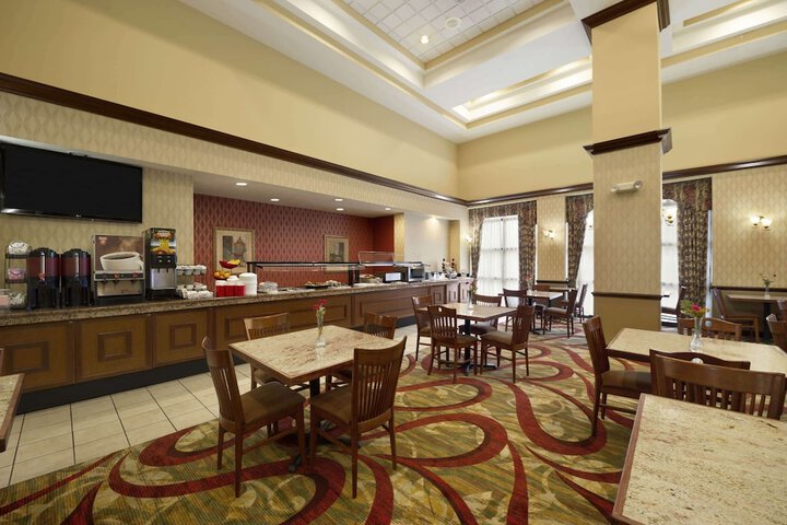 Ramada by Wyndham Suites Orlando Airport