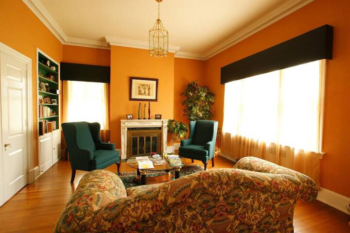 Room 34 of 41