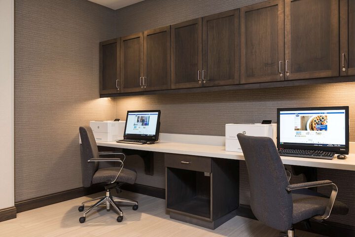 Business Center 41 of 41